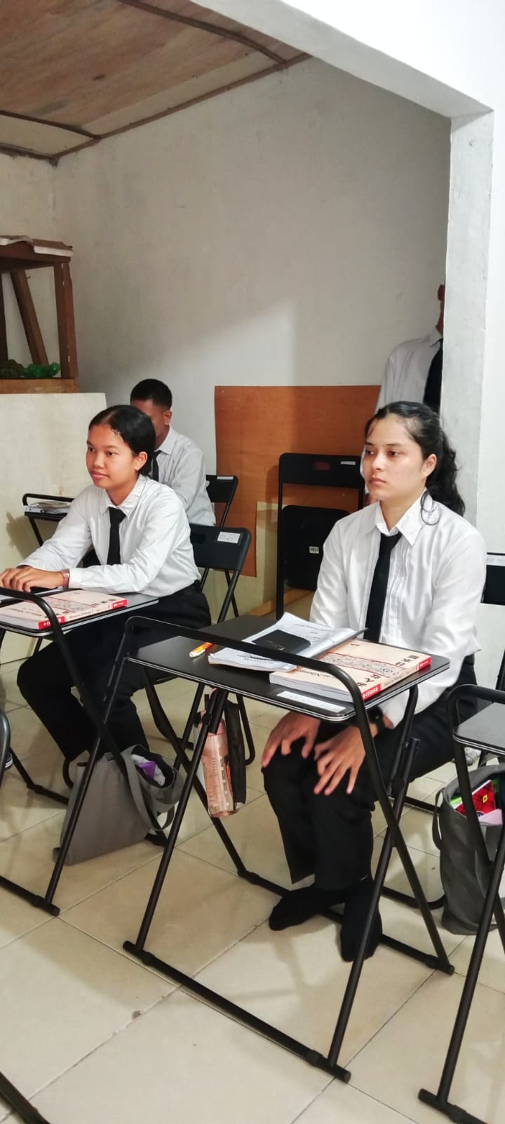 Peserta didik putri (3)